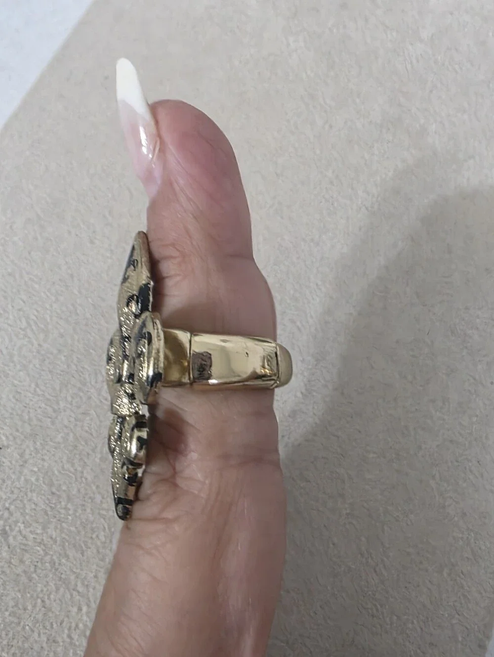 Gold  Vintage Style Fleur-de-Lis Stretch Statement Ring